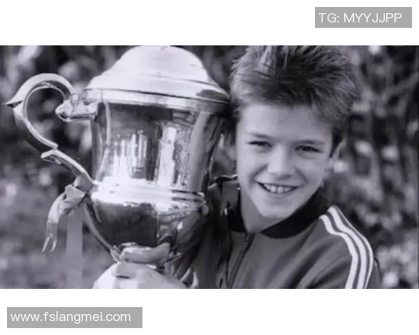 足球明星签名背后的故事与欧洲球员的传奇人生揭秘 足球明星签名背后的故事与欧洲球员的传奇人生揭秘