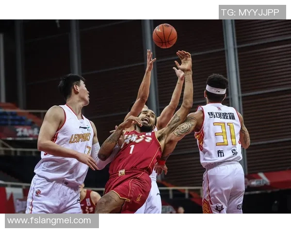 深圳篮球队技术揭秘：从战术布局到球员训练的全景分析